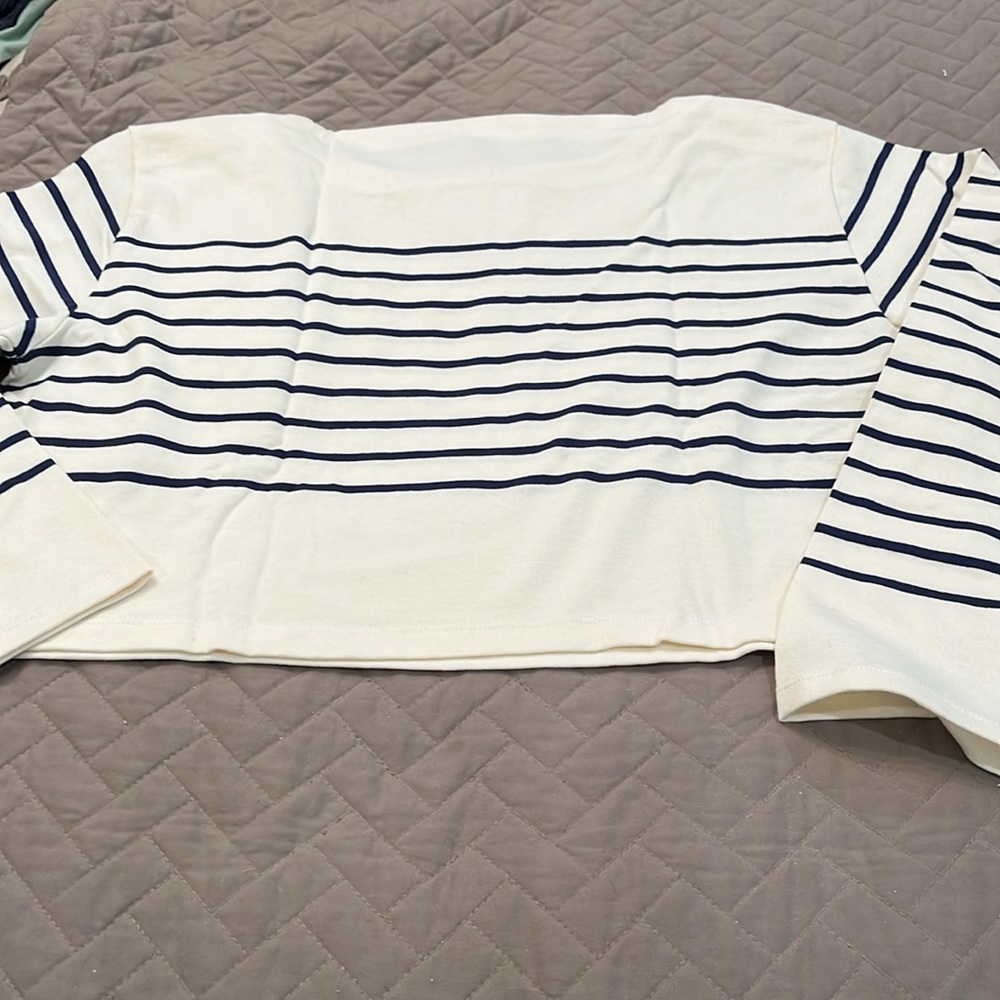 J. Crew Cropped Boatneck T-shirt with Buttons in Mariner Cotton/NWT/M - Picture 10 of 13